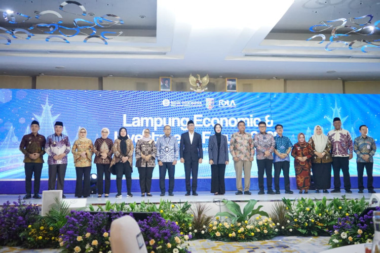 787b21065506dca8cc23838c51b975d71762251496